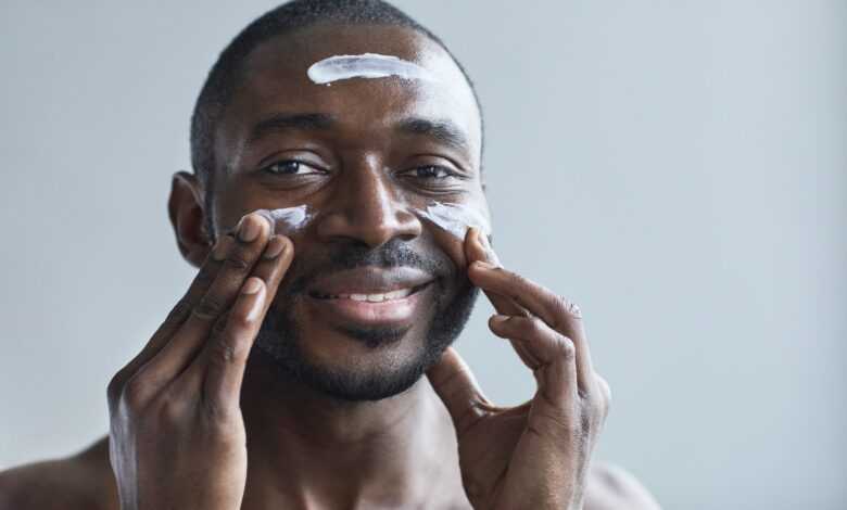 The Ultimate Guide to Men's Skincare: Tips for Clear, Healthy, and Youthful-looking Skin