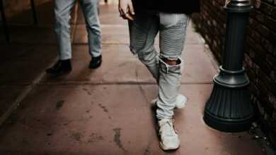 Streetwear vs. Smart Casual: Finding the Right Balance for the Modern Man - Unfashionablemale Streetwear vs. Smart Casual: Finding the Right Balance for the Modern Man