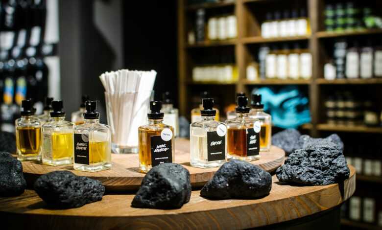 Fragrance Layering: A No-Nonsense Guide for Blokes – Is It Worth Trying? - Unfashionablemale Fragrance Layering: A No-Nonsense Guide for Blokes – Is It Worth Trying?