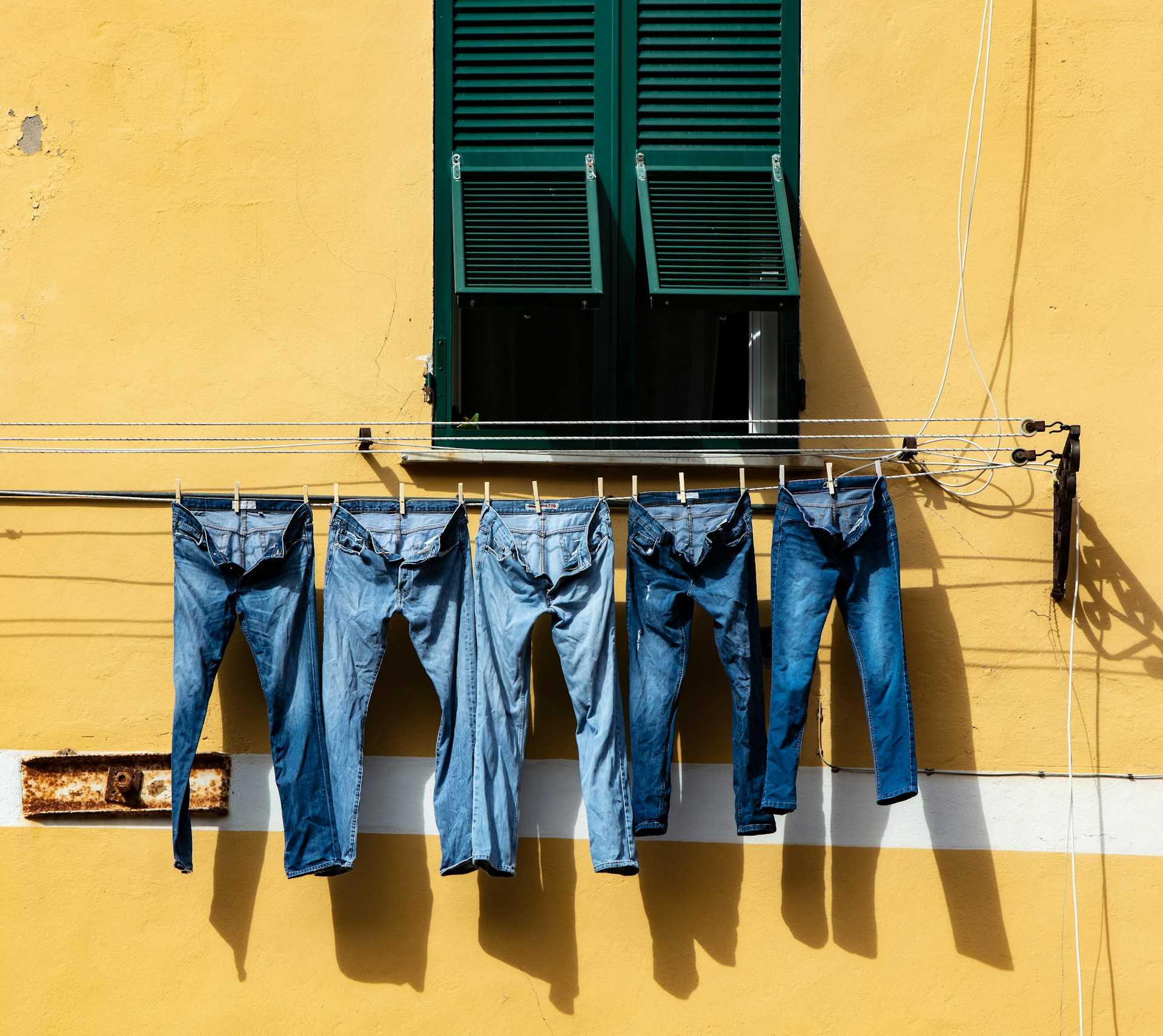 How to Dress Sharp Without Breaking the Bank: A Bloke's Guide to Smart Spending