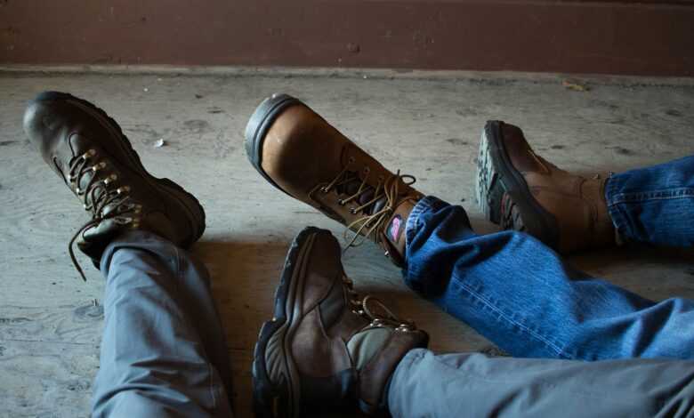 Boots Breakdown: Chelsea vs. Chukka vs. Service vs. Hiking (And How to Wear Them) - Unfashionablemale Boots Breakdown: Chelsea vs. Chukka vs. Service vs. Hiking (And How to Wear Them)