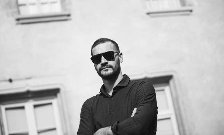 Smart Casual Footwear You Can Wear Anywhere - Unfashionablemale Smart Casual Footwear You Can Wear Anywhere